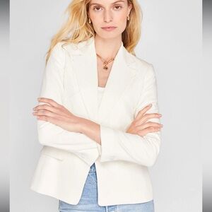 Club Monaco white woman’s blazer 
Size 6